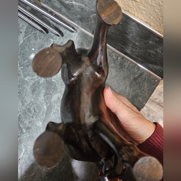 Handcrafted wooden Bull from the Phillipines - Picture 8 of 8